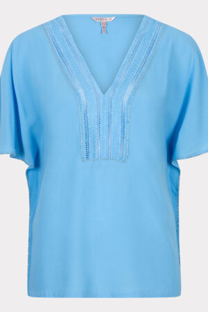 Blouse embellished