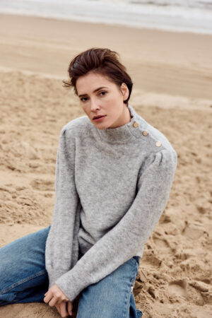 Mock neck pull soft boucle silver grey Bloomings