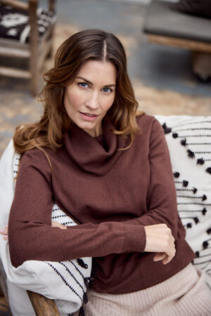 Loose turtle neck pullover coffee mell bruin Bloomings